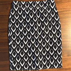 Ann Taylor: Navy Geometric Pencil Skirt: Size 6